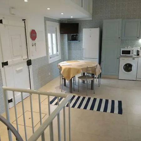 Дом отдыха Alcantara, T2 Duplex Em Moradia Remodelada