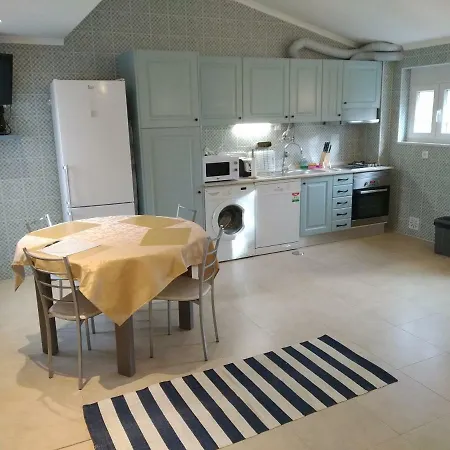 Дом отдыха Alcantara, T2 Duplex Em Moradia Remodelada *