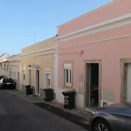 Alcantara, T2 Duplex Em Moradia Remodelada Дом отдыха Лиссабон