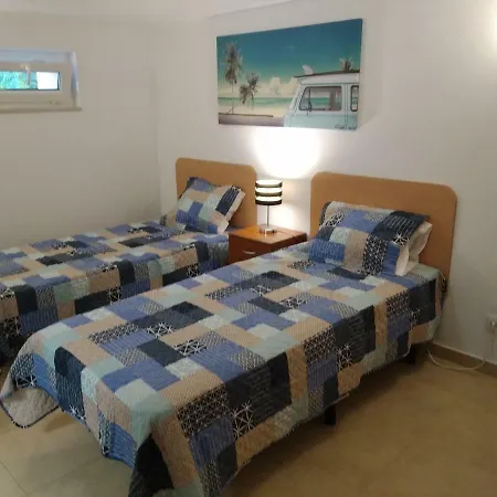 度假居 Alcantara, T2 Duplex Em Moradia Remodelada *