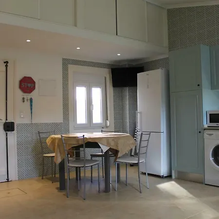 度假居 Alcantara, T2 Duplex Em Moradia Remodelada